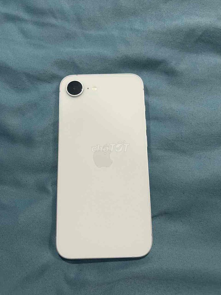 Фото 2: Apple iPhone 16e 128GB ios 18