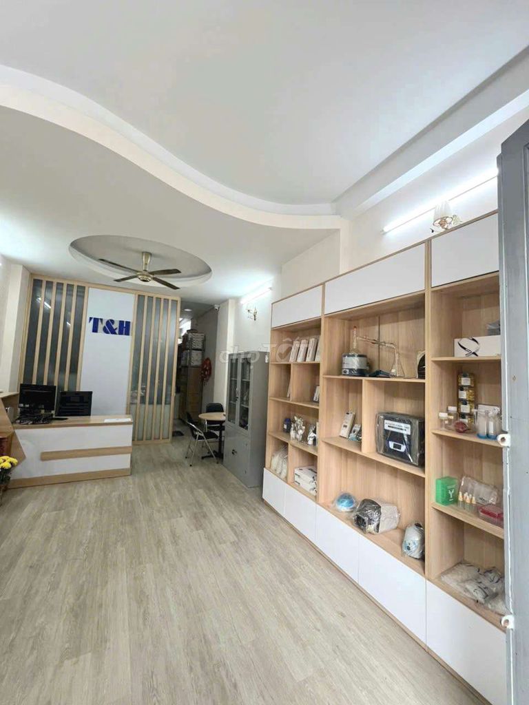 Сдается дом в закрытой территории Tạ Quang Bửu P5. Площадь 4-15м. 4 спальни, 3 санузла. + Цена: 16 млн.