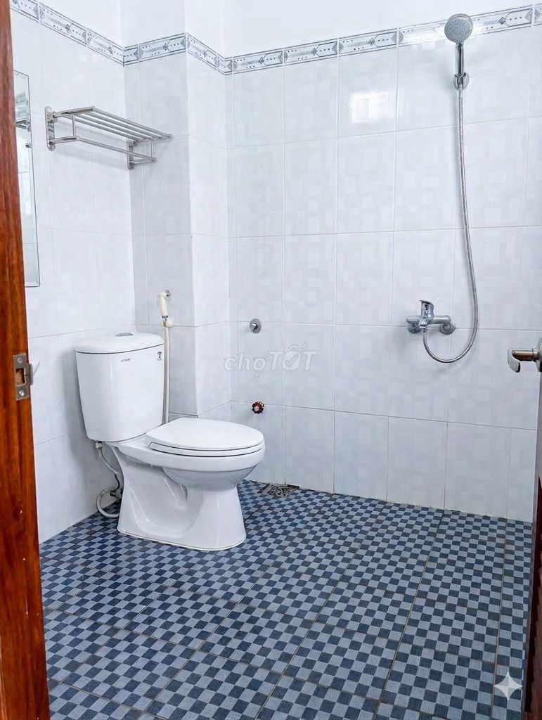 Фото 2: Аренда комнаты на месяц в гостинице Ньы И