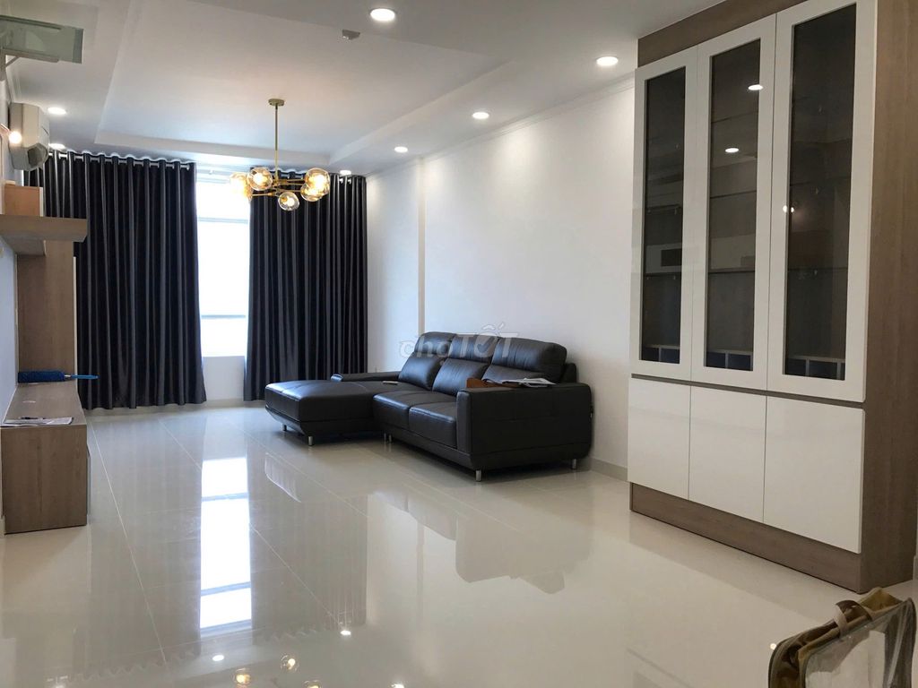 Фото 3: Hoàng Anh Gold House | 110,6 м² (3 спальни - 2 санузла) | Красная книга. Вид на Phú Mỹ Hưng