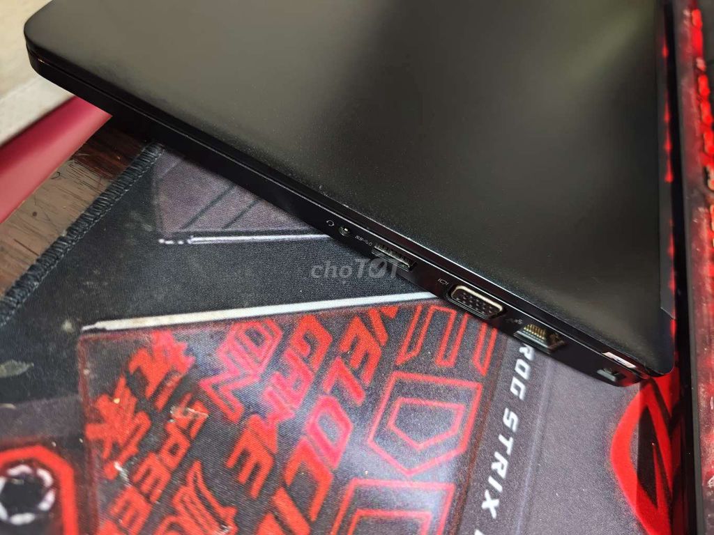 Фото 2: Dell Latitude 5290 i7 8-го поколения 8GB/250GB черный