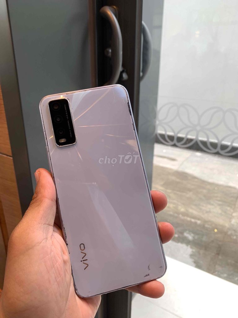 Фото 2: Vivo V2027 4GB 64GB Белый