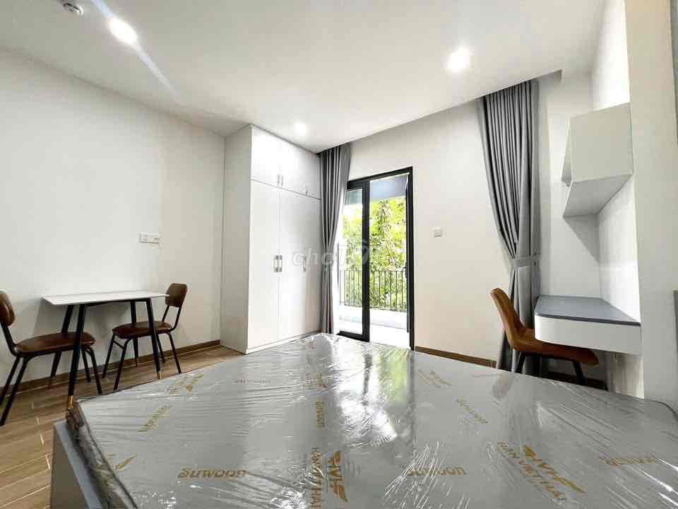 Фото 2: Квартира с балконом, полностью с мебелью, 35 м², рядом с новым вокзалом T3 — Tân Hải — Cộng Hoà