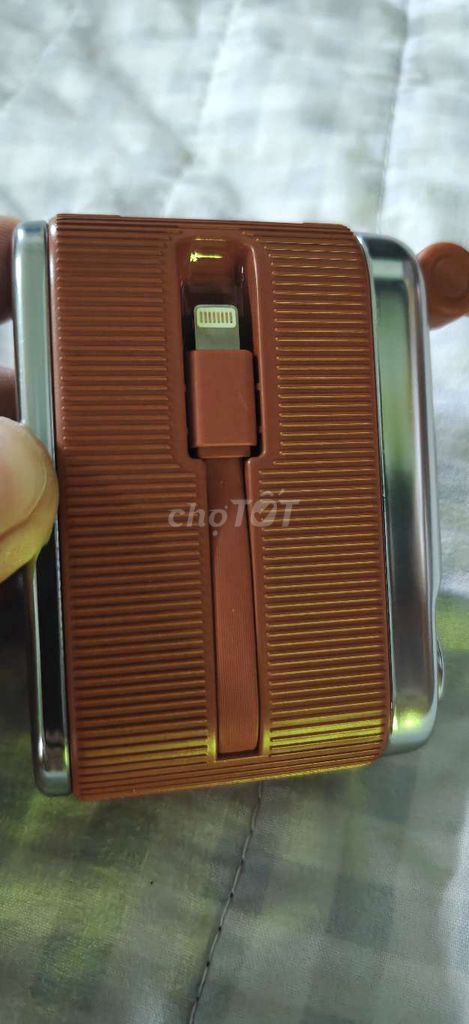 Фото 3: Внешний аккумулятор 10000mAh в стиле ретро-камеры