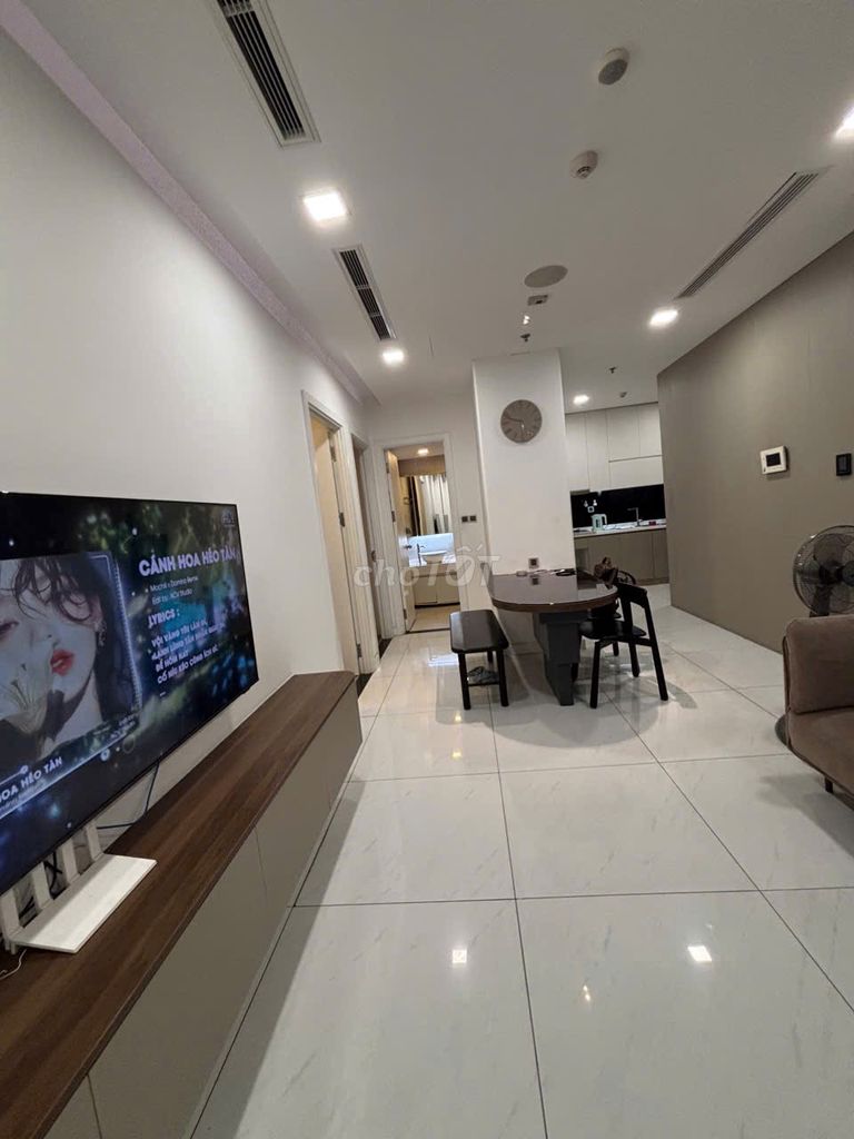 Аренда квартиры 2 спальни - 70 м² - просторная спальня, полная мебель, свободна