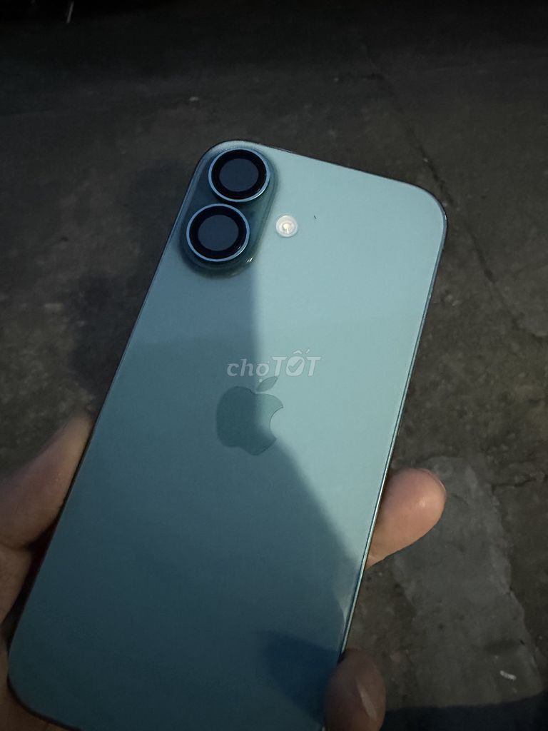 Apple iPhone 16 128GB Голубой как новый