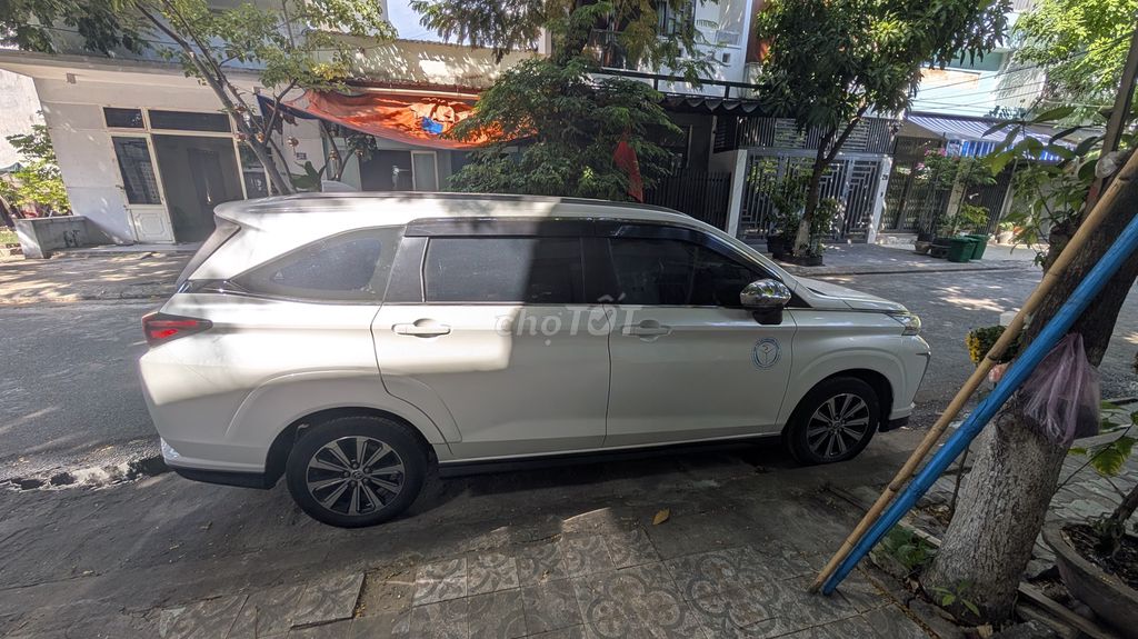 Фото 3: Toyota Veloz 2022 белый 110 000 км