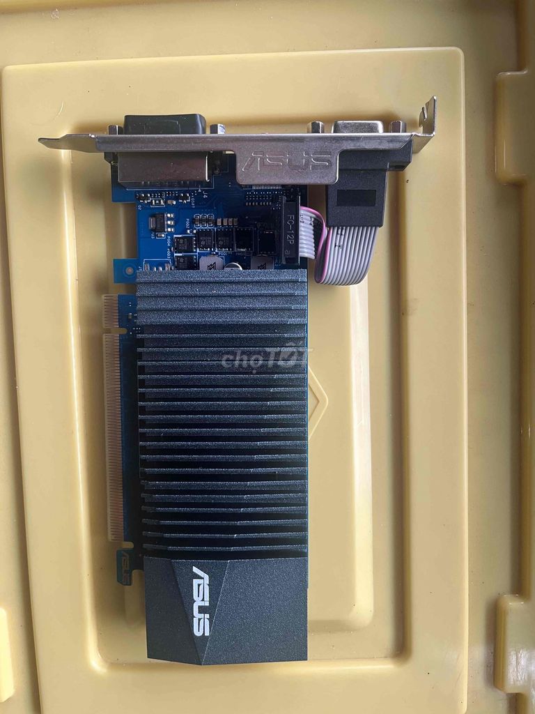 Фото 2: Видеокарта ASUS GeForce GT 710 2GB GDDR5