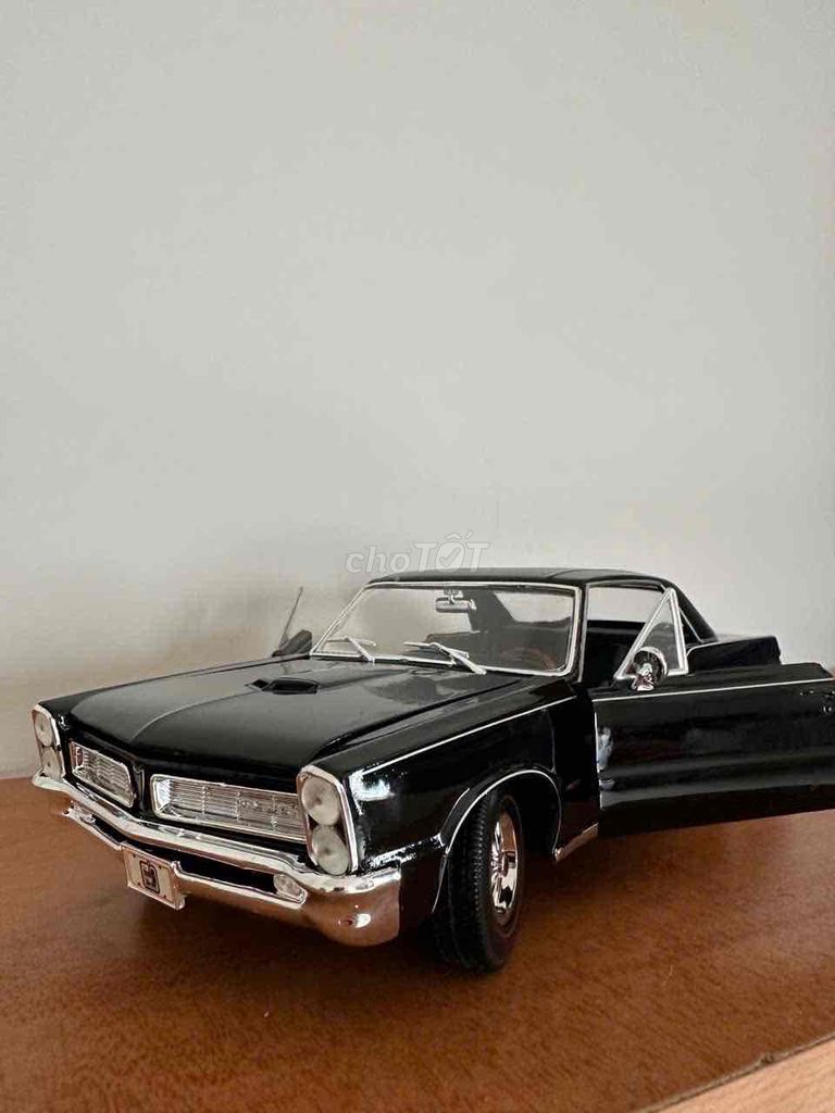 Фото 2: Модель автомобиля GTO 1968 чёрная 1/18 новая 99%