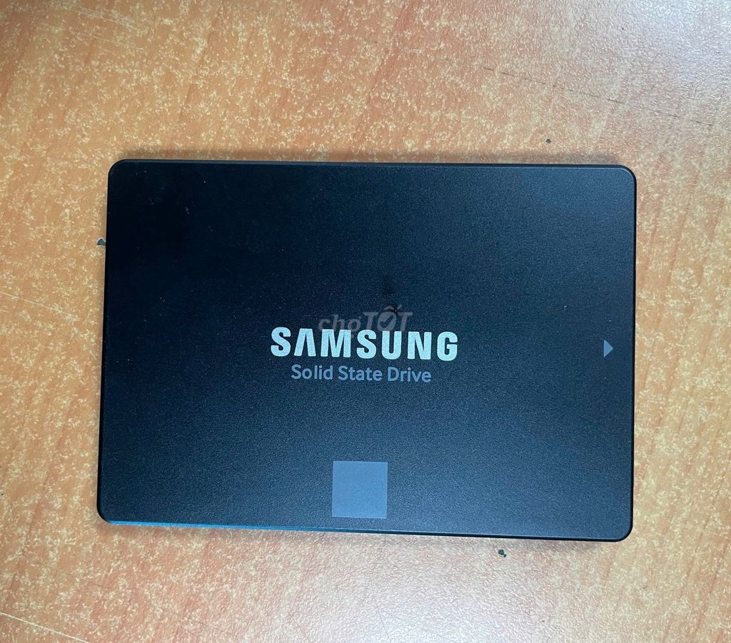 Фото 3: SSD Samsung 860 EVO 500GB как новый