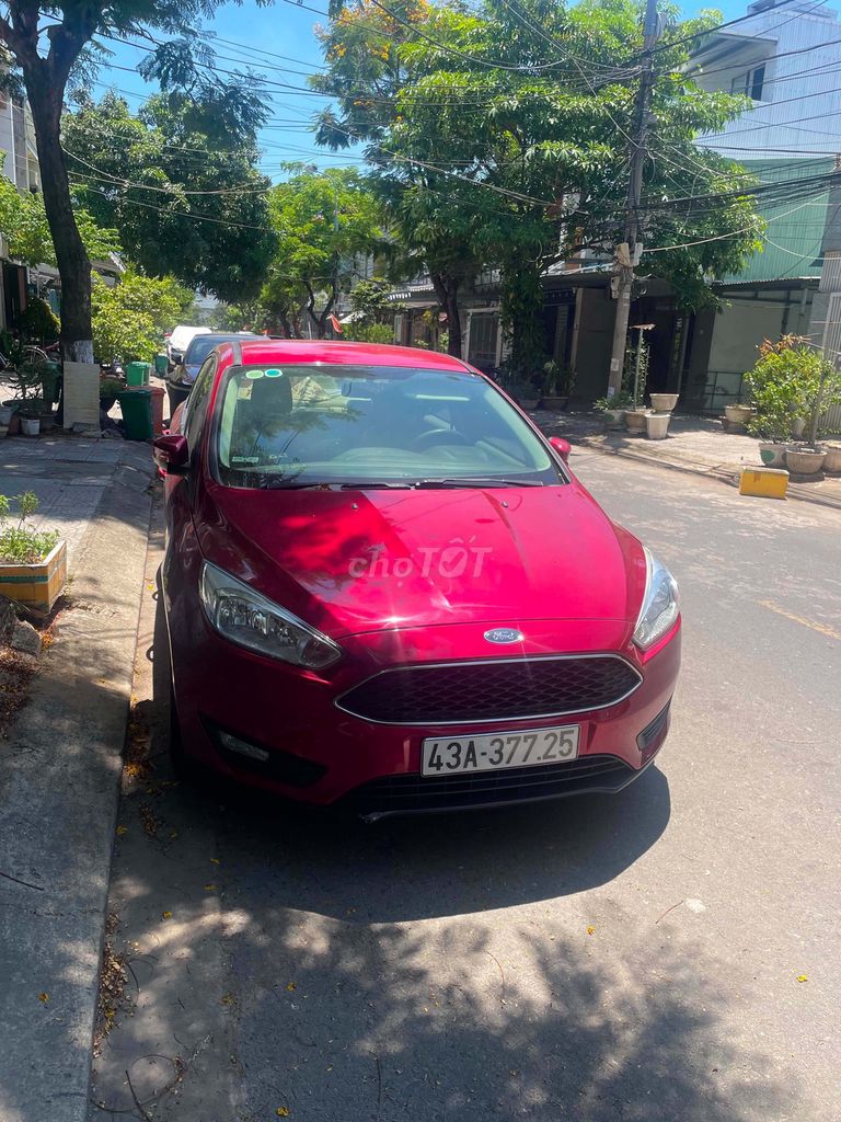 Фото 3: Ford Focus 2018 Красный 106.000 км