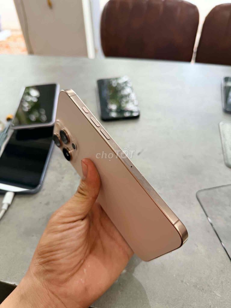 Фото 2: Apple iPhone 16 Pro Max 256GB Vàng Zin áp
