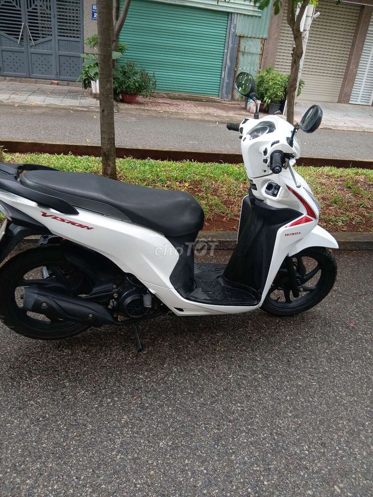 Фото 3: Honda Vision 2019 Smartkey Белый