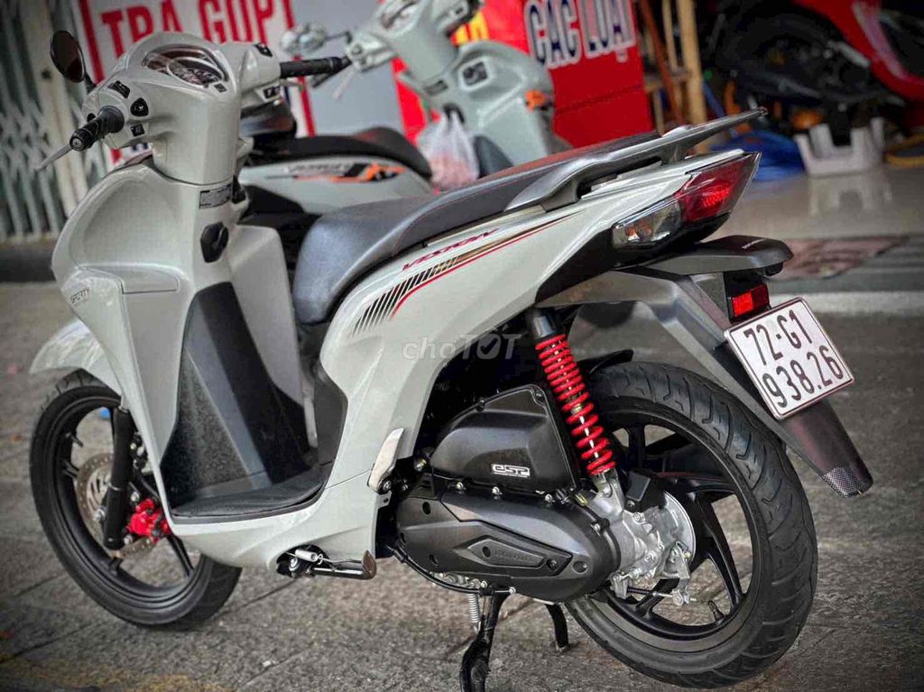 Фото 3: Honda Vision Sport 2023