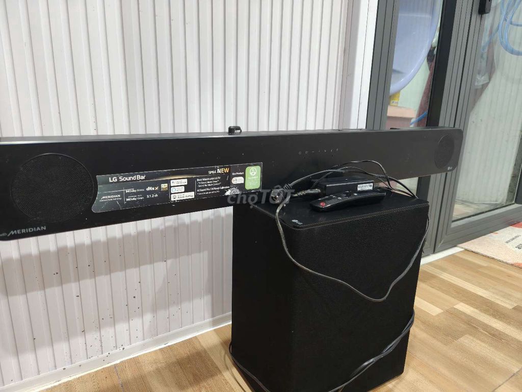Фото 3: Колонка Soundbar LG SP8A черная