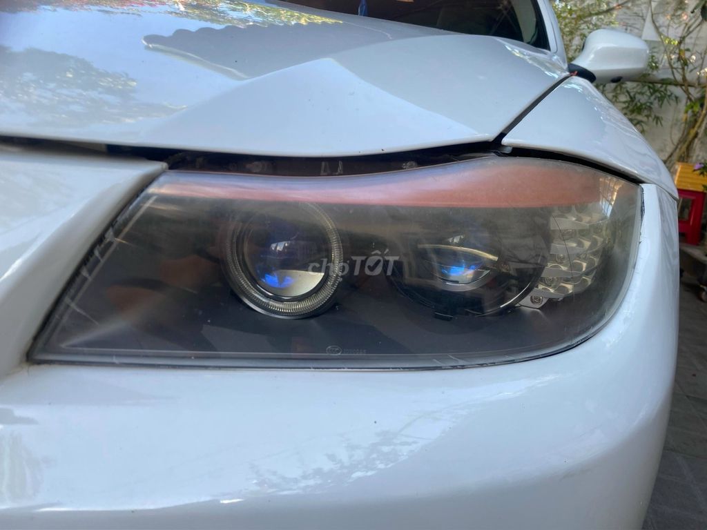 Фара BMW 320 E90