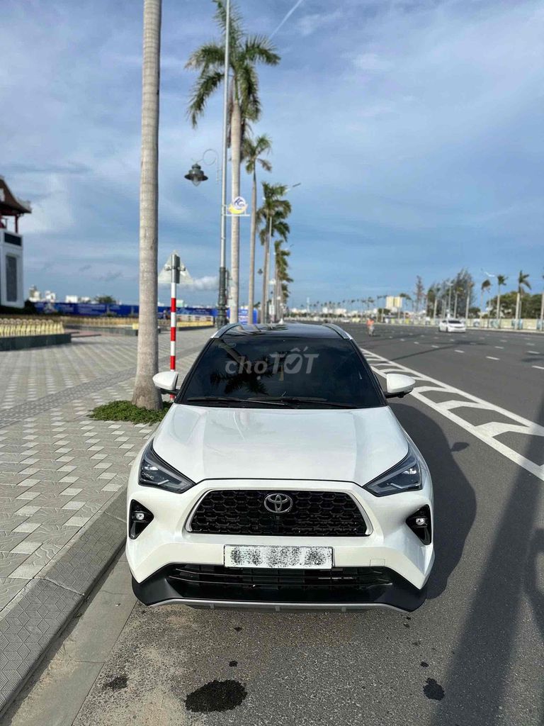 Toyota Yaris Cross HEV 2023 Белый Гибрид