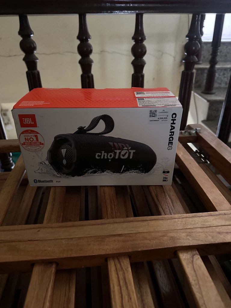 Колонка Bluetooth JBL Charge 6 черная, 99%, не активирована