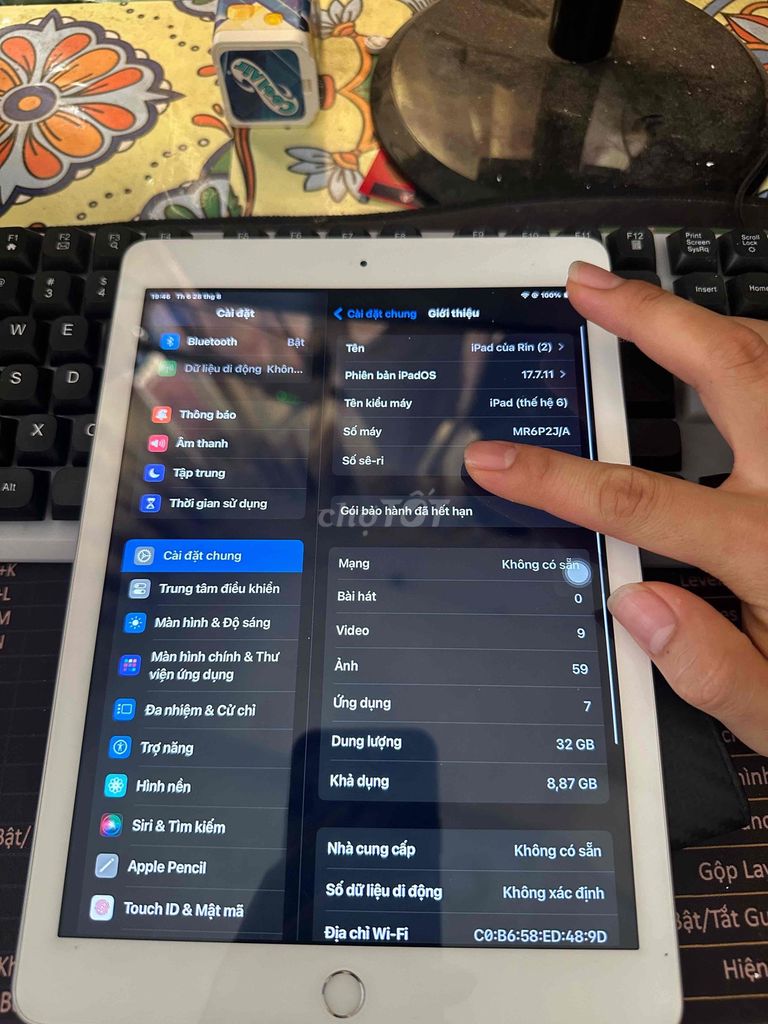 Фото 2: Apple iPad (6-го поколения) 32GB Silver