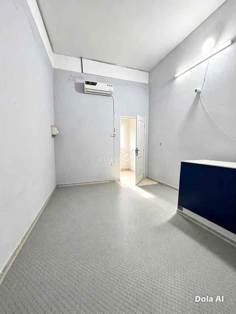 Фото 2: 3 спальни - переулок для автомобилей - дом с арендой 170м², улица №9, Линь Тэй, рядом с Фам Ван Донг, автомобиль подъезж