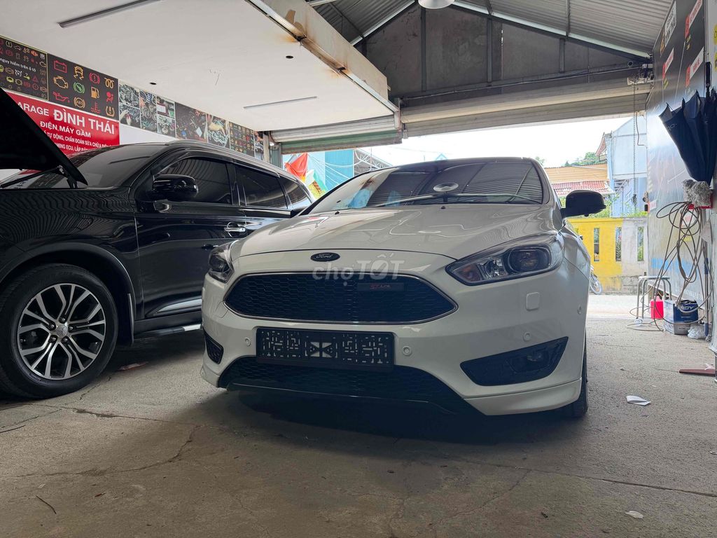 Фото 2: Ford Focus Sport 2019 Белый 68442 км