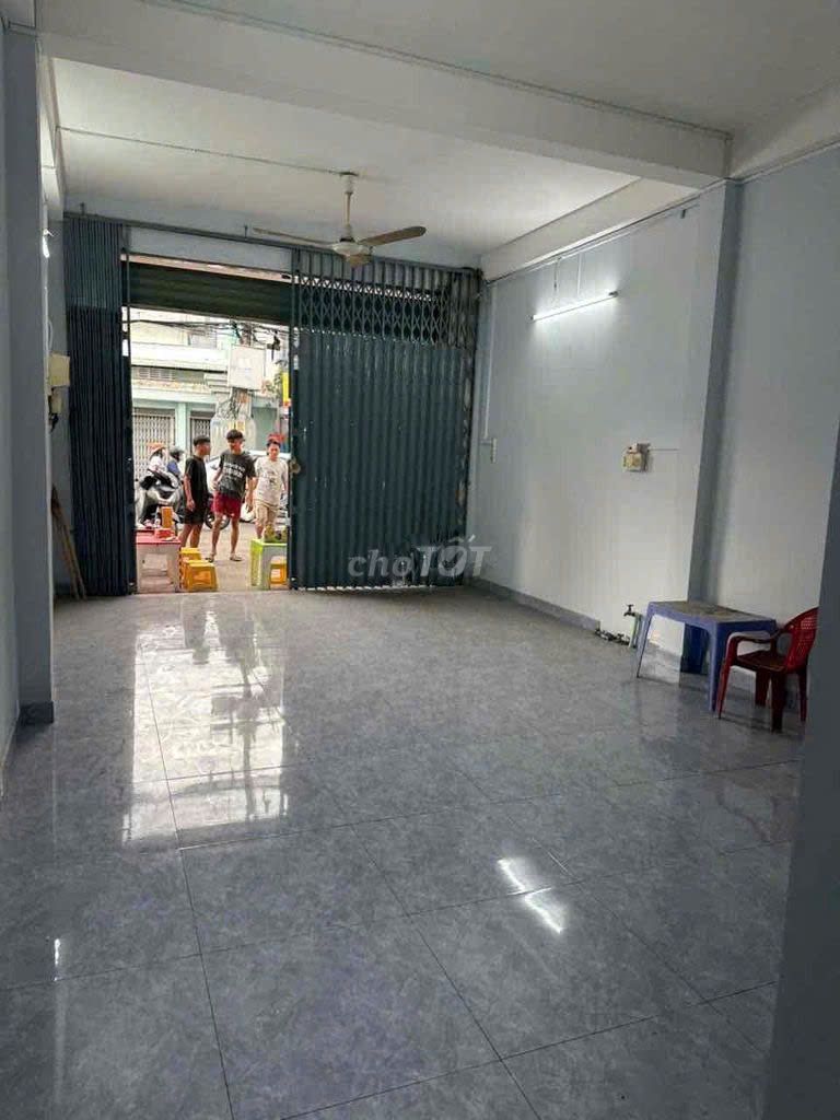 Фасад Nguyễn Văn Nghi 240м2 5 комнат рядом с рынком Gò Vấp 25 млн