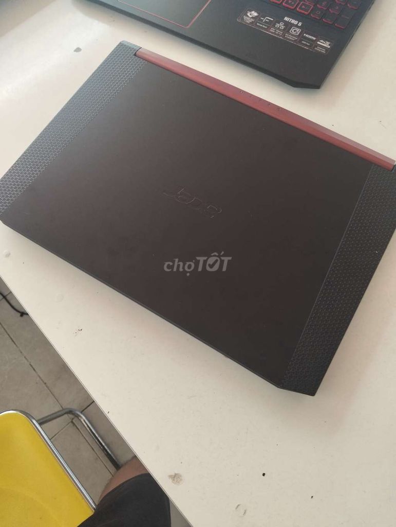 Фото 3: Acer Nitro AN515-54 i5-9300H 8GB GTX 1650 Черный