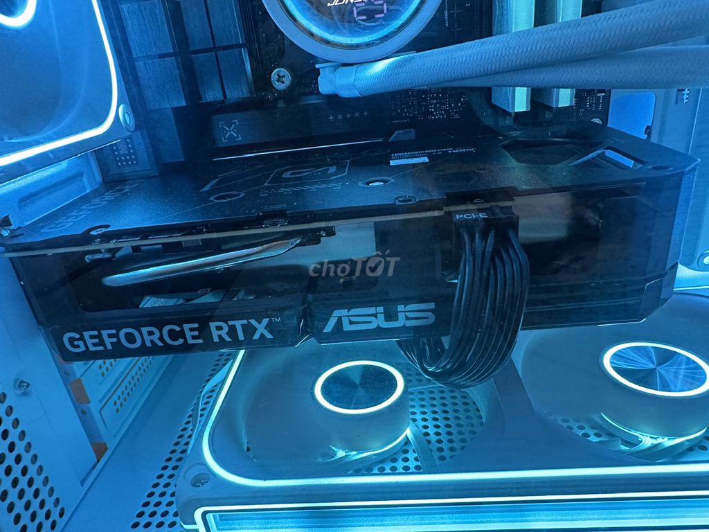 Фото 3: Видеокарта Asus RTX 5060ti 8GB