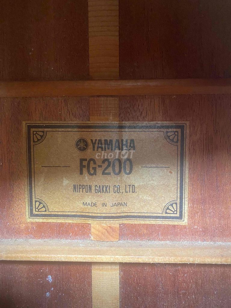 Фото 3: Акустическая гитара Yamaha FG-200 из японской ели