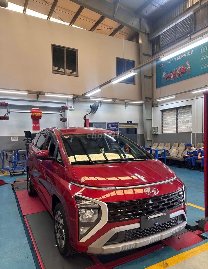 Фото 2: Hyundai Stargazer 2022 красный 5.000 км