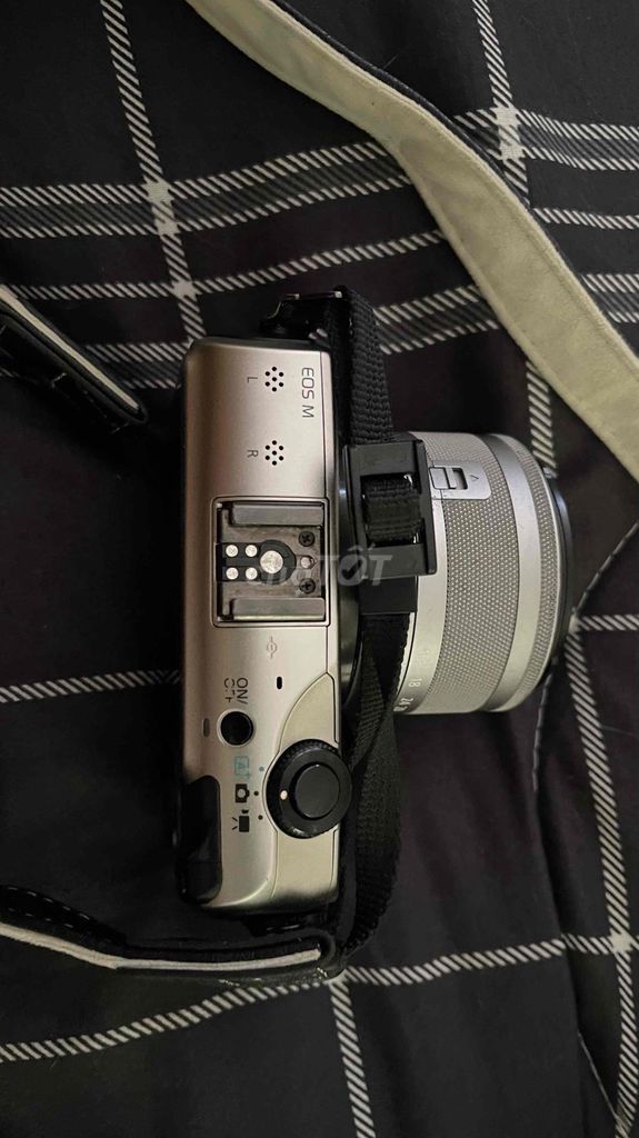Фото 3: Продам фотоаппарат Canon M с объективом 15-45 и фиксом