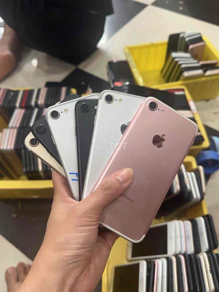 Apple iPhone 7G разноцветный