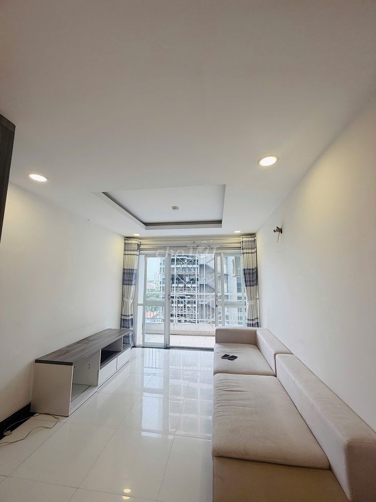 Фото 2: Продаётся квартира Giai Việt - Tạ Quang Bửu, квартал Chánh Hưng, район 8