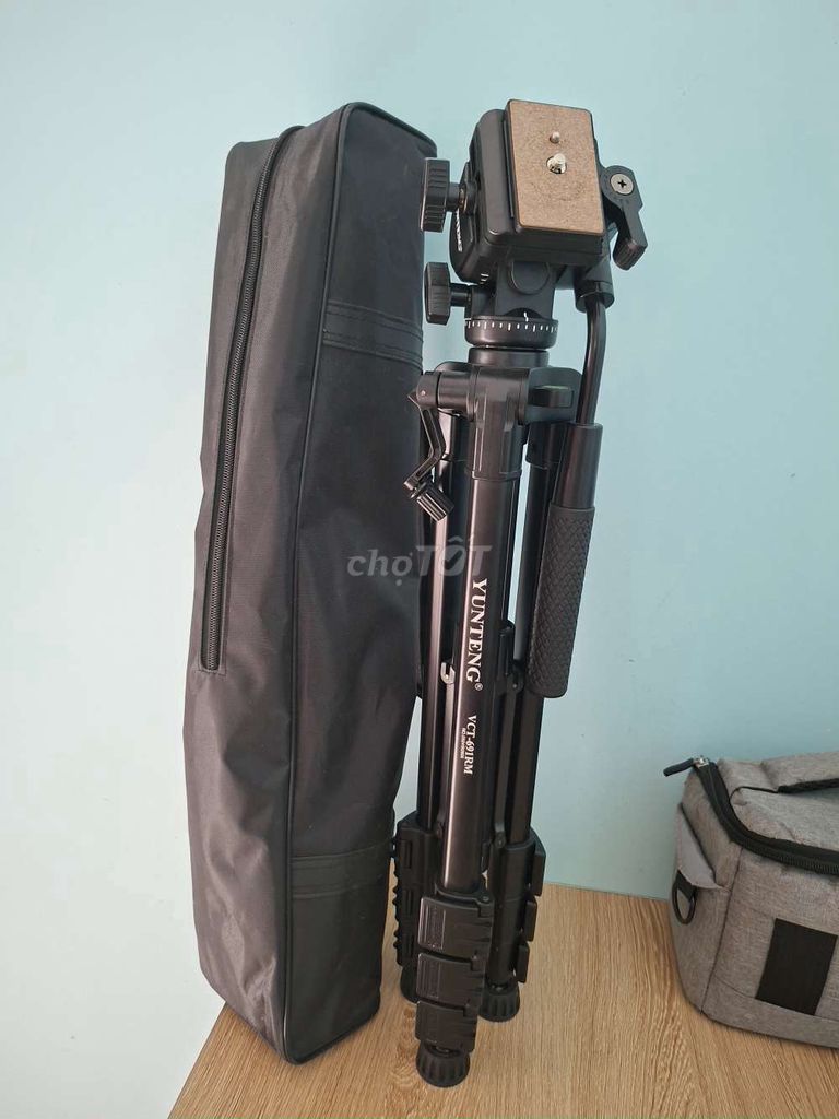 Штатив для фотоаппарата Yunteng VCT-691RM из алюминиевого сплава