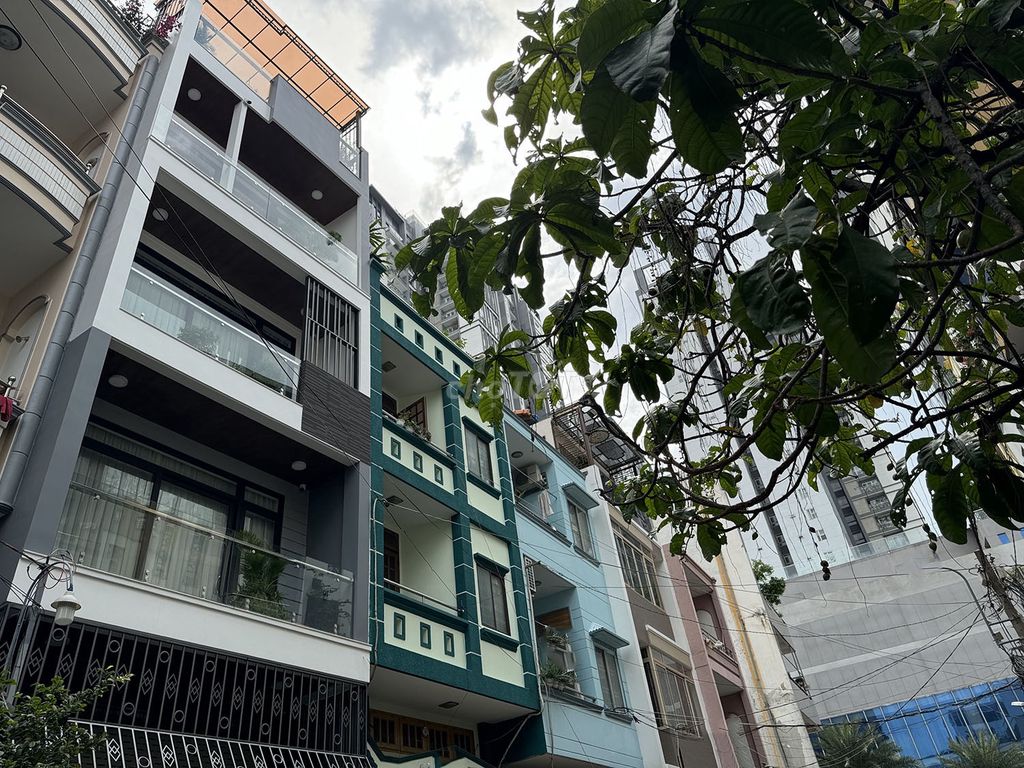 Фото 3: Cho thuê hầm, 4 lầu, sân thượng, thang máy (DT sử dụng: 400m2) full nội thất cao cấp - Đ/C: 666/64/12 Ba Tháng Hai