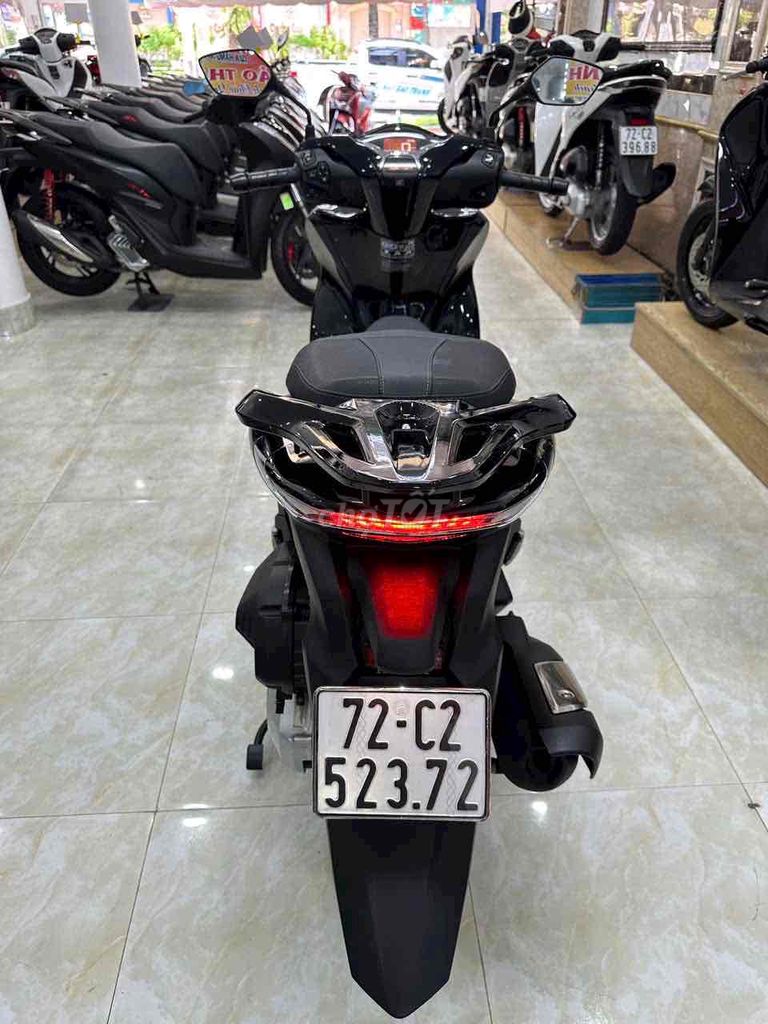 Фото 3: Honda SH 125 CBS 2022 Черный