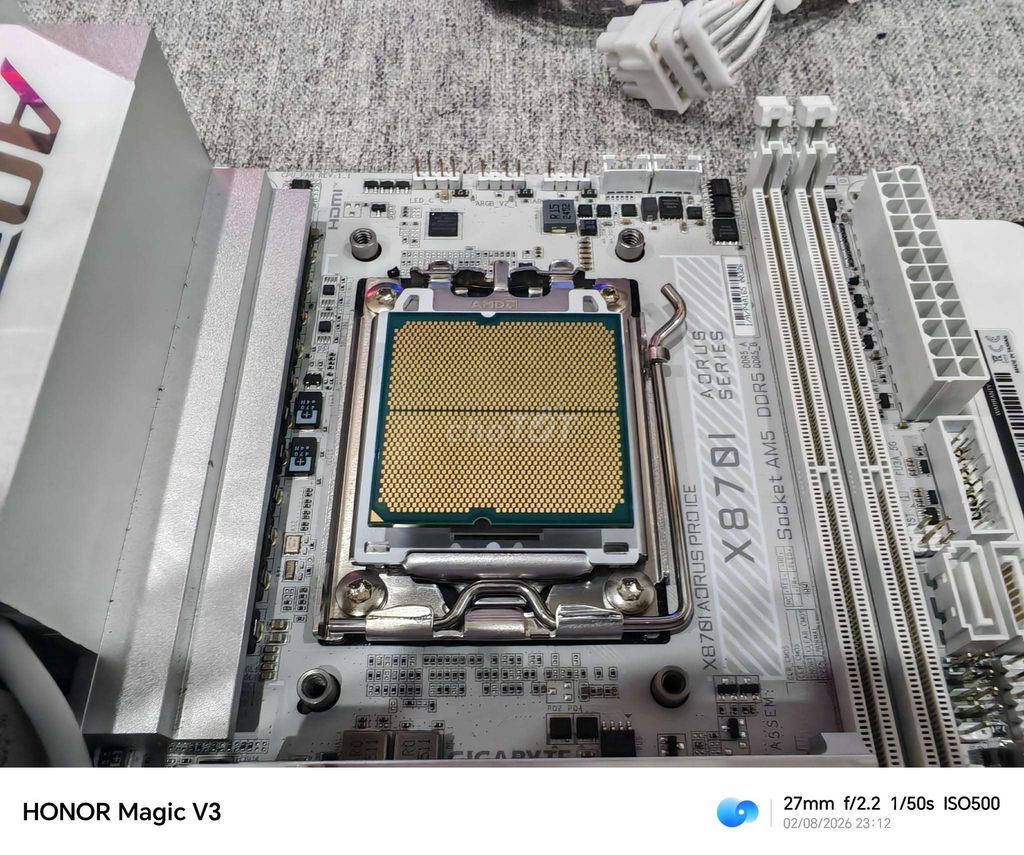 Aorus X870i 7700x DDR5 16GBx2 Kioxia 256GB Белый