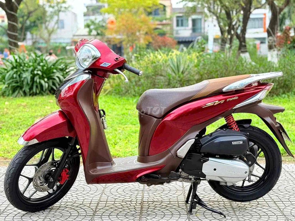 Фото 2: Honda SH Mode 2018 Smartkey Красный