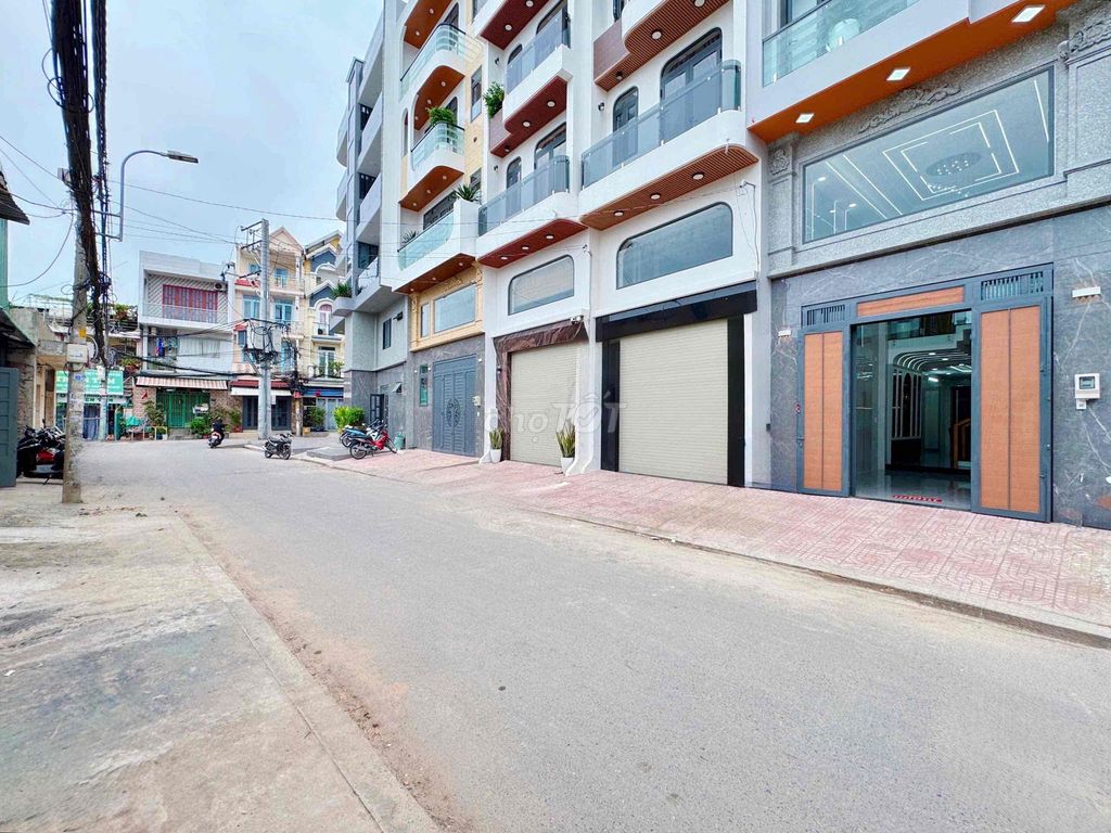 Фото 2: 🏡 Красивый дом в Биньтан (4 м x 18 м) прямо у перекрёстка Ба Хом