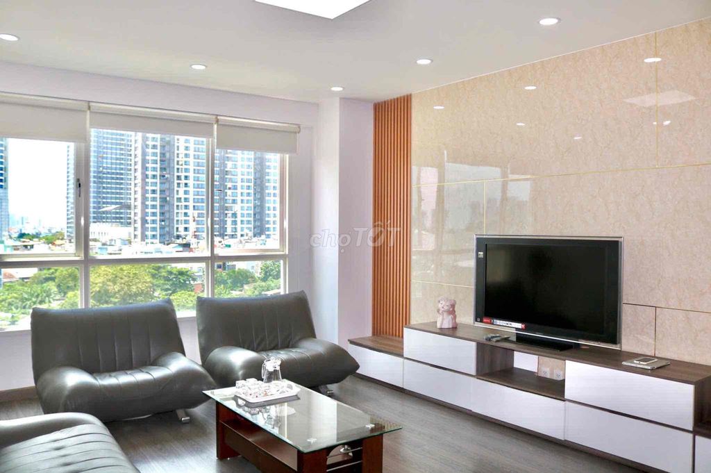 Аренда 3-комнатной квартиры The Manor Bình Thạnh, шикарная мебель, красивый вид