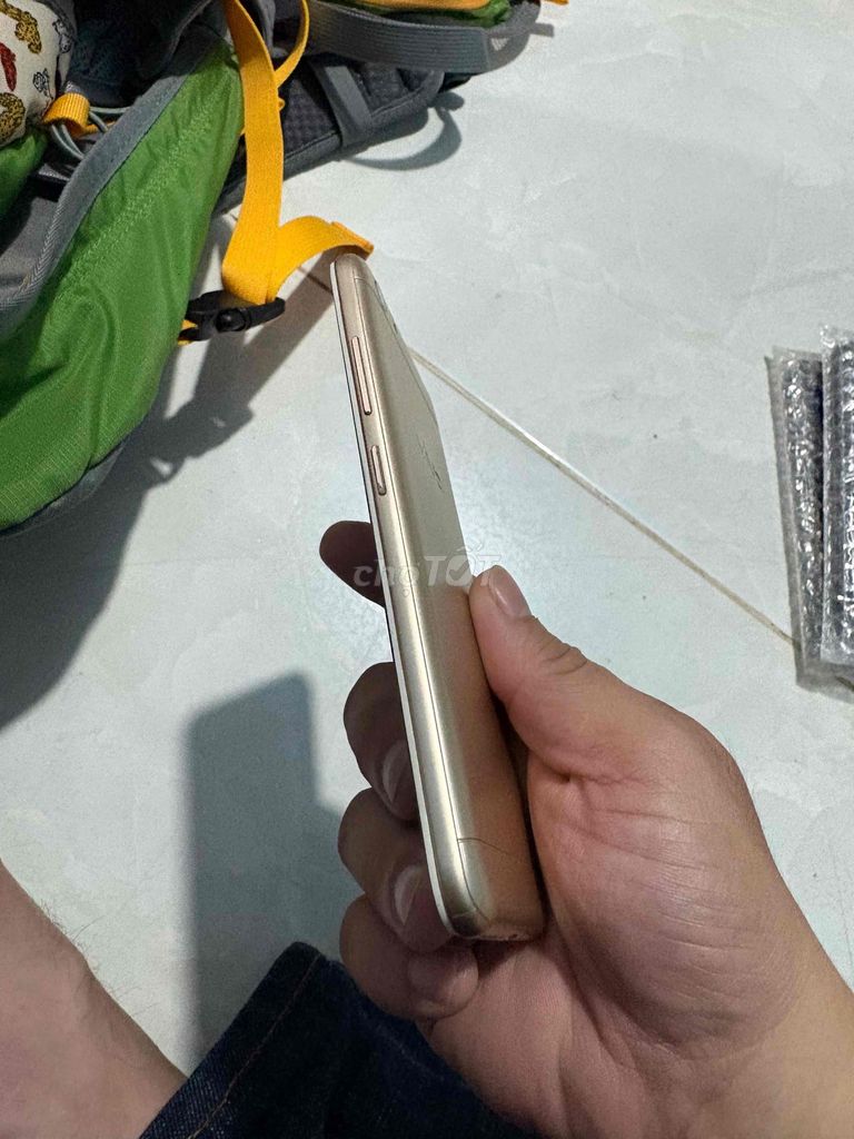 Фото 3: Vivo Y53 золотой, аппарат в хорошем состоянии