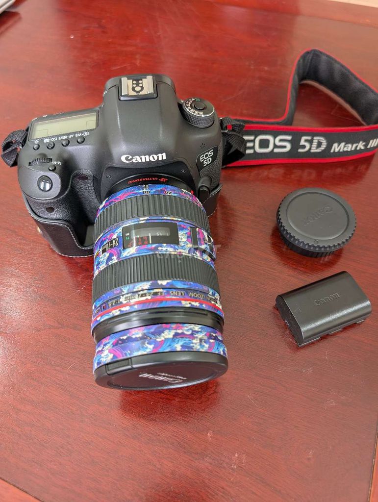 Камера Canon EOS 5D Mark III Full-frame