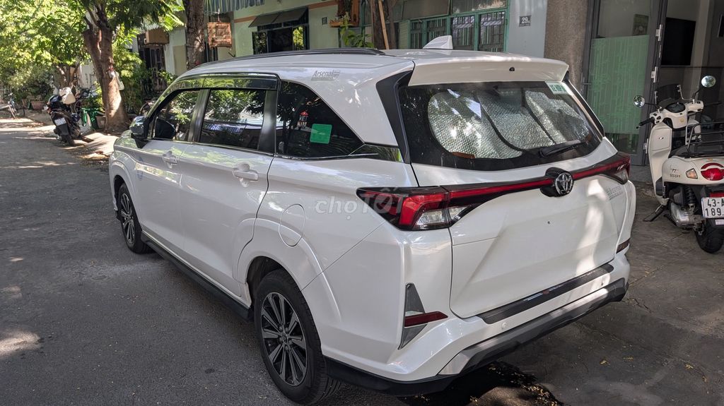 Фото 2: Toyota Veloz 2022 белый 110 000 км
