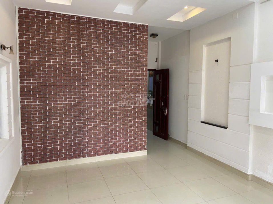 Продажа дома 8x20 м, 5 этажей, фасад на улице Та Куанг Быу, квартал 4, район 8
