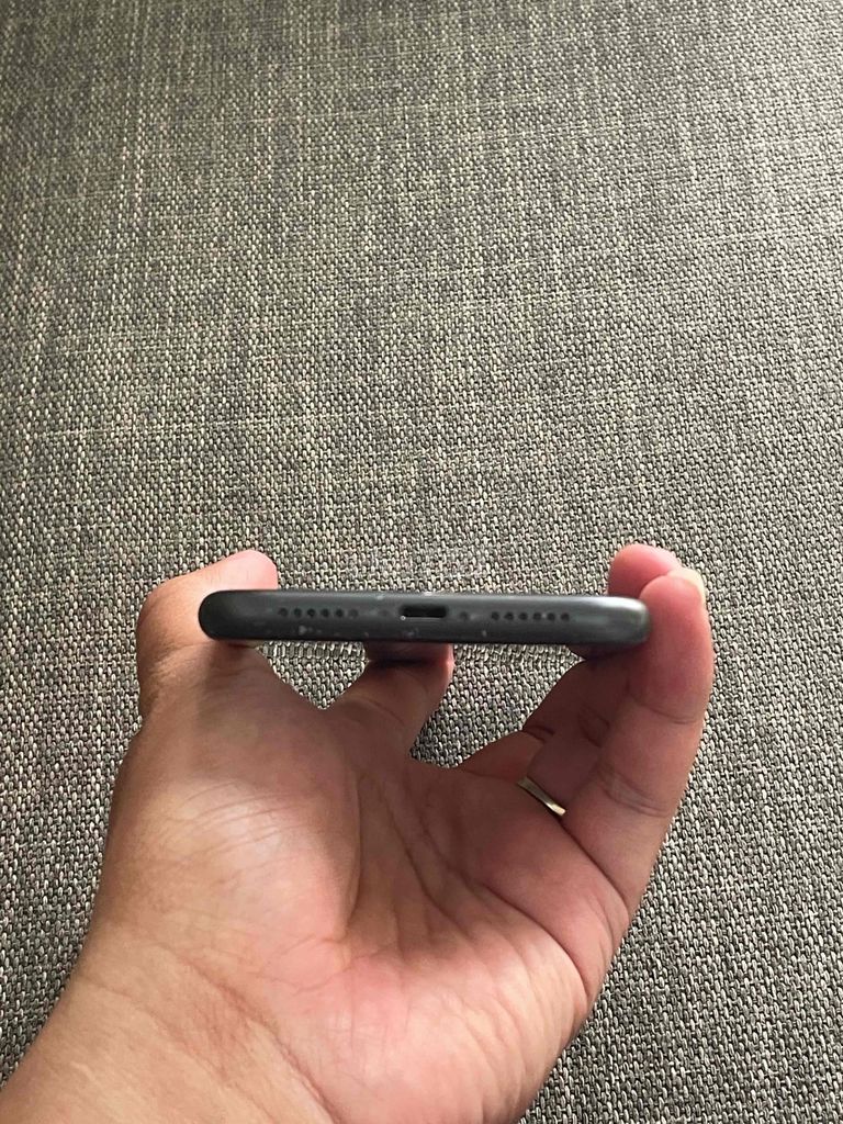 Фото 2: Apple iPhone 11 64GB черный, белый