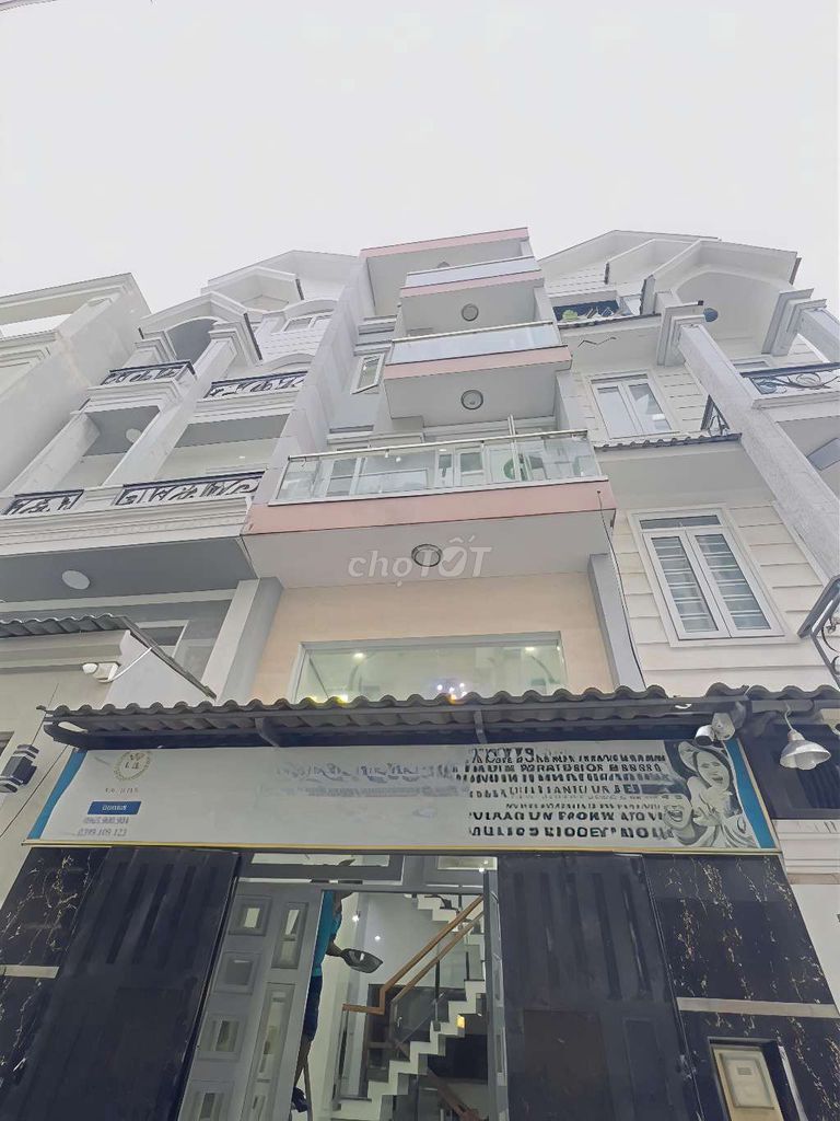 Сдается чистый красивый дом 3,5 этажа, переулок для автомобилей, 1122 Quang Trung, Go Vap, 15 млн