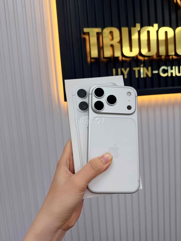 Apple iPhone 17 Pro 256GB Белый Новый