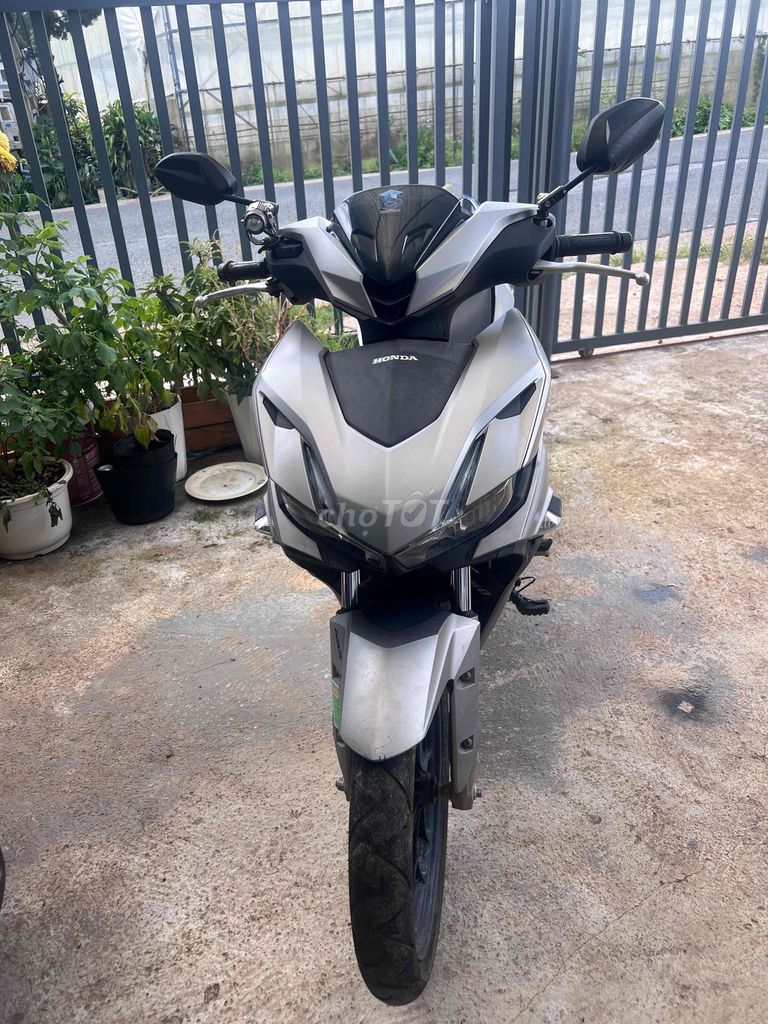 Фото 2: Honda Winner X Серый 28 950 км