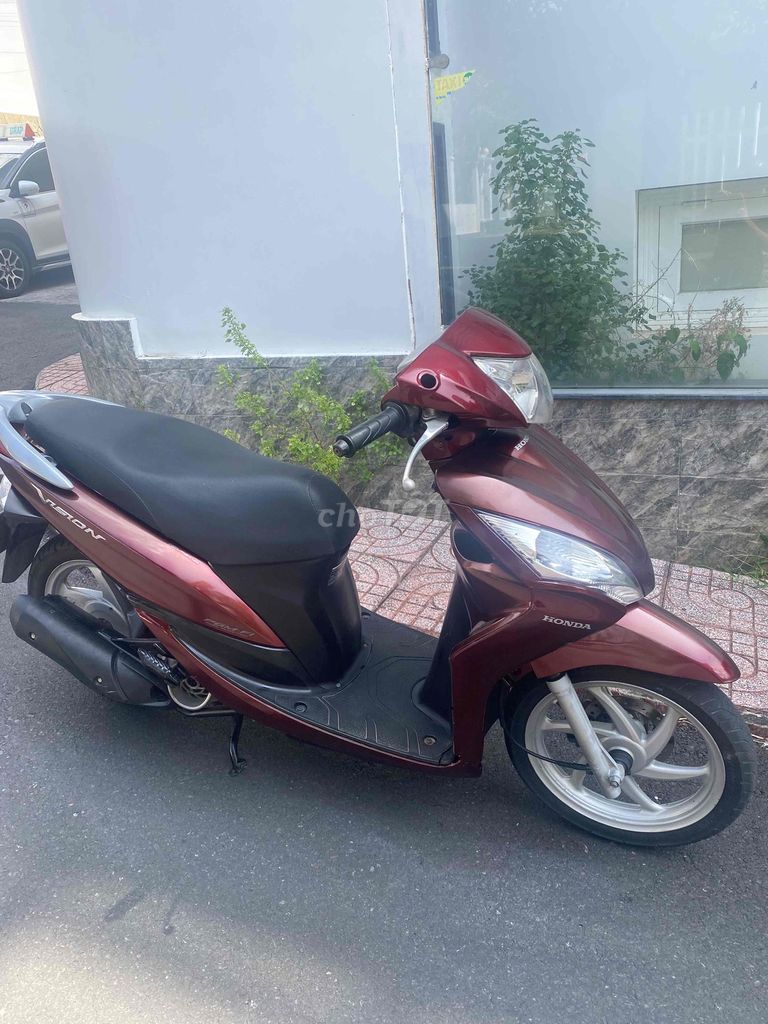 Фото 3: Honda Vision 2013, номерной знак 72, двигатель в стандартном состоянии