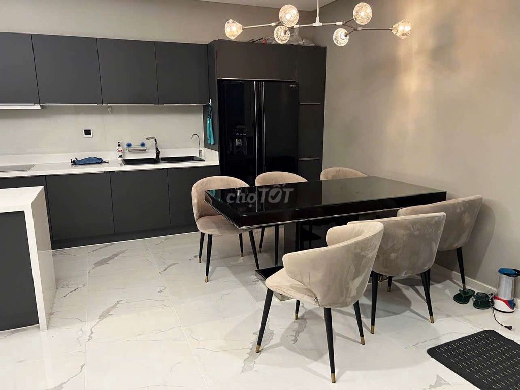СДАЁТСЯ КВАРТИРА 2 спальни – SARINA, SALA Площадь: 96 м² ПОЛНОСТЬЮ С МЕБЕЛЬЮ